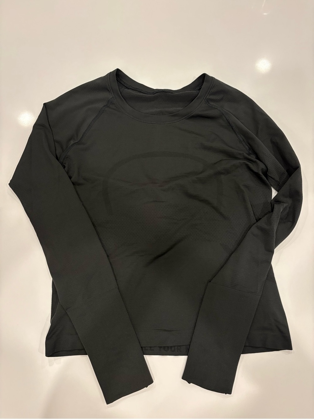 NWOT Lululemon Swiftly Tech Long-Sleeve Shirt 2.0 Waist Length Size 8 Black